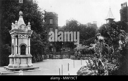 . Eine Ansicht von Ipswich Schule von Christchurch Park, wie in einer alten Postkarte gesehen. Unbekannt 580 Suffolk Gymnasium und Arboretum Ipswich Stockfoto