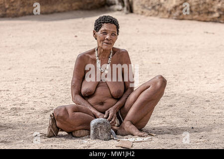 San, lebendiges Museum, Omandumba, Damaraland, Namibia, Afrika Stockfoto