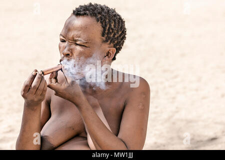 San, lebendiges Museum, Omandumba, Damaraland, Namibia, Afrika Stockfoto