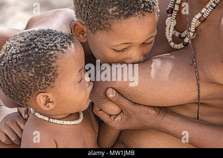 San, lebendiges Museum, Omandumba, Damaraland, Namibia, Afrika Stockfoto