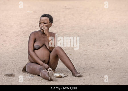 San, lebendiges Museum, Omandumba, Damaraland, Namibia, Afrika Stockfoto