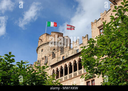 Das Castello del Buonconsiglio ist eine der wichtigsten Sehenswürdigkeiten in der schönen italienischen Stadt Trento (Trient) in der Region von Trentino Alto Adige Suedtir Stockfoto