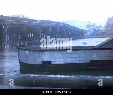 . Français: Le Pont Morand à Lyon avant 1886, Vu depuis La Rive Gauche du Rhône (Plaque de Verre). 18 November 2012, 23:51:05. Anonym 631 Vieux Pont Morand-2 Stockfoto