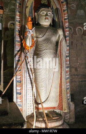 Buddha-Statuen im Dambulla Höhlentempel, Bezirk Matale, Sri Lanka Stockfoto