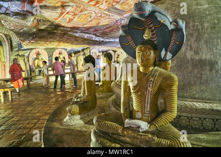 Buddha-Statuen im Dambulla Höhlentempel, Bezirk Matale, Sri Lanka Stockfoto