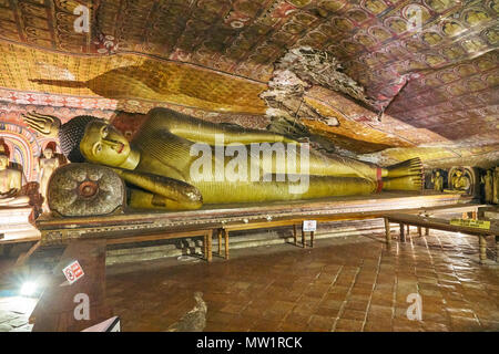 Buddha-Statuen im Dambulla Höhlentempel, Bezirk Matale, Sri Lanka Stockfoto