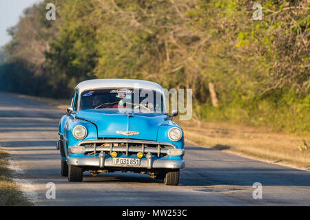 Classic 50er Chevrolet Bel Air Taxi, lokal bekannt als "almendrones" in der Stadt Cienfuegos, Kuba. Stockfoto