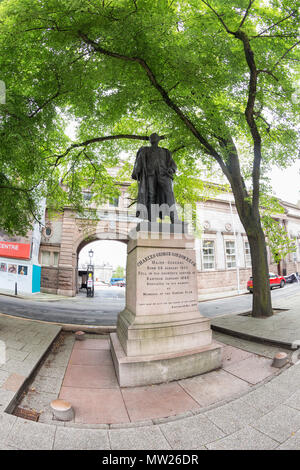 ABERDEEN, Großbritannien - 3. AUGUST: Statue von Charles Gordon in der Stadt Aberdeen, Großbritannien am 3. August 2016. Stockfoto