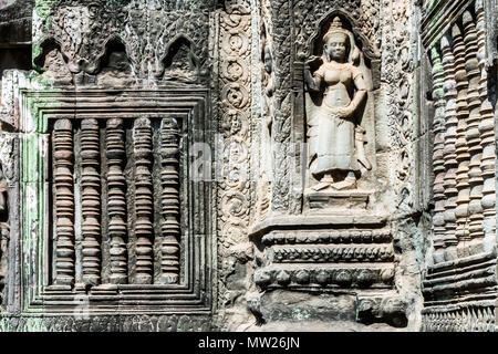 Antient Reliefs von Tänzer, Ta Prohm Tempel in Angkor Wat, Kambodscha Stockfoto