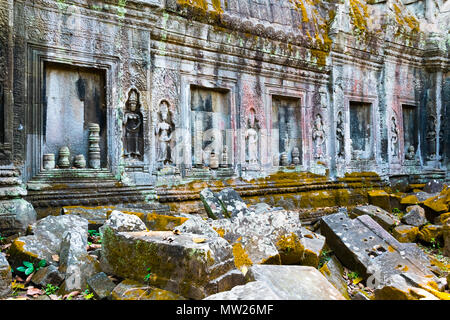 Antient Reliefs von Ta Prohm Tempel in Angkor Wat, Kambodscha Stockfoto