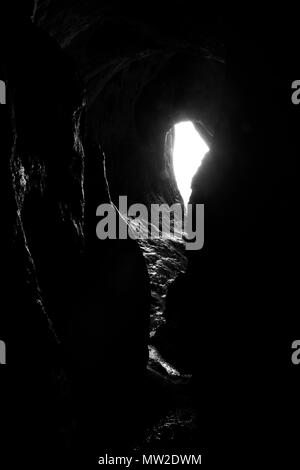 Thor's Höhle in den Krümmer Tal, Peak District, Staffordshire, England, UK Stockfoto