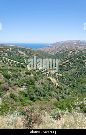 Blick auf die Berge und die Nordküste Talean von der Küstenstraße, Heraklion, Kreta (Kriti), Griechenland Stockfoto