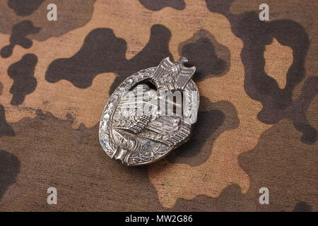 Allgemeine Tank Assault Badge - deutsche NS-Award auf der SS Camouflage einheitliche Stockfoto