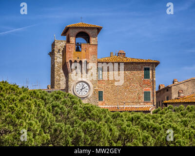 Torre Orologico Uhrturm in Passignano am Lago Trasimeno, Umbrien Italien Stockfoto