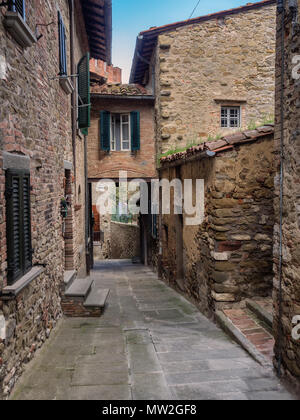 Die mittelalterlichen Gassen in Passignano am Lago Trasimeno, Umbrien Italien Stockfoto