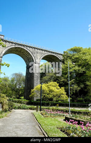 Trenance Viadukt in einem denkmalgeschützten Struktur in Newquay Cornwall. Stockfoto