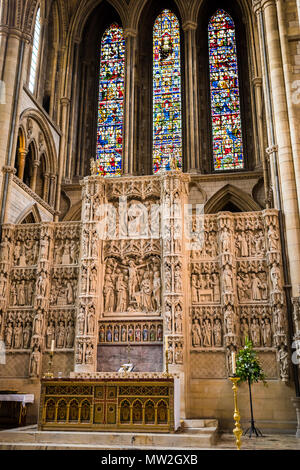 Der Hochaltar Retabel in Truro Cathedral in Cornwall. Stockfoto