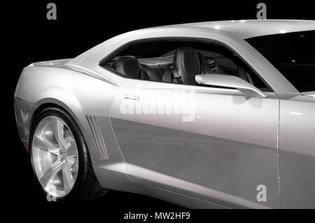 Chevrolet Camaro Concept Car. Isoliert auf einem schwarzen Hintergrund mit Freistellungspfad enthalten. Mehr Fotos in meiner Galerie zur Verfügung. Stockfoto