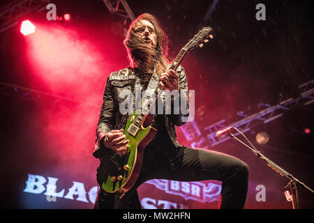 Schweden, Solvesborg - Juni 07., 2017. Die amerikanische Rockband Black Star Riders besteht aus Band Mitglieder aus der Gruppe Thin Lizzy, die hier ein Live Konzert während der schwedischen Musik Festival Sweden Rock Festival 2017 in Blekinge durchführen. Hier Gitarrist Damon Johnson ist live auf der Bühne gesehen. (Foto: Gonzales Foto - Terje Dokken). Stockfoto