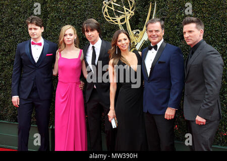 45. jährlichen Daytime Emmy Awards 2018 Ankünfte an das Pasadena Civic Center in Pasadena, Kalifornien. Mit: Chloe Lanier, Michael Easton, Tamara Braun, Wally Kurth, Steve Burton Wo: Los Angeles, Kalifornien, Vereinigte Staaten, wenn: 29 Apr 2018 Credit: Adriana Barraza/WENN.com M. Stockfoto