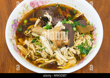 Geschmortes Huhn Nudelsuppe Thai Stil Stockfoto