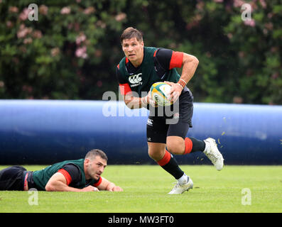 England's Piers Francis während des Trainings in Pennyhill Park, in Bagshot. Stockfoto