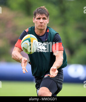 England's Piers Francis während des Trainings in Pennyhill Park, in Bagshot. Stockfoto