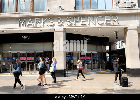 Eine allgemeine Ansicht von Marks & Spencer Store auf der Oxford Street, London Stockfoto
