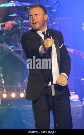 Liverpool, Großbritannien, nehmen Sie, dass Star Gary Barlow führt Solo an der Liverpool Philharmonic Hall heraus Masse zu verkaufen, Kredit Ian Fairbrother/Alamy Stockfotos Stockfoto