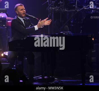 Liverpool, Großbritannien, nehmen Sie, dass Star Gary Barlow führt Solo an der Liverpool Philharmonic Hall heraus Masse zu verkaufen, Kredit Ian Fairbrother/Alamy Stockfotos Stockfoto