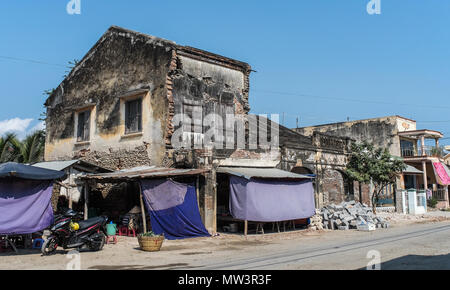 Nha Trang, Vietnam - Mar 21, 2016. Alte Häuser in ländlichen Dorf in Nha Trang, Vietnam. Stockfoto