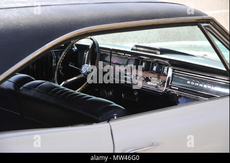 1966 Pontiac Bonneville Coupe Classic American Auto, einem riesigen 2-türigen Coupé Stockfoto