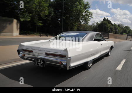 1966 Pontiac Bonneville Coupe Classic American Auto, einem riesigen 2-türigen Coupé Stockfoto