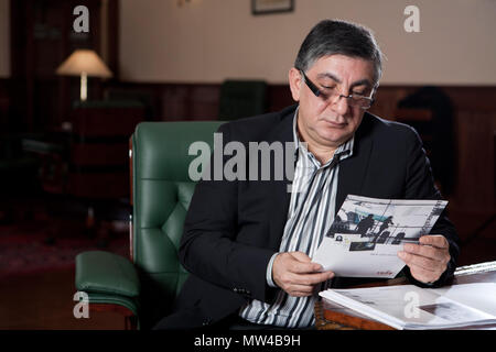 . Englisch: Politische und wirtschaftliche Abbildung. 7 März 2012, 14:47:50. Artashes Martirosyan 580 Sukiasyan Khachatur Stockfoto