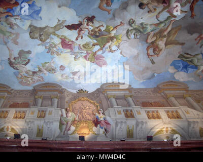 . Marmorsaal, Deckenfresko von Paul Troger (1731); Architektur Malerei von Gaetano Fanti, Stift Melk, Österreich. 23. Juni 2006. Georges Jansoone 411 Melk 34 Stockfoto