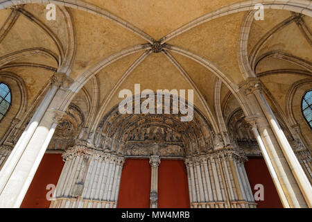 DIJON, Frankreich, 20. Mai 2018: Pauken von Notre-Dame in Dijon, eine römisch-katholische Kirche als ein Meisterwerk des 13. Jahrhunderts gotische Architektur, an Stockfoto