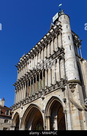 DIJON, Frankreich, 20. Mai 2018: Die Kirche von Notre-Dame in Dijon ist eine römisch-katholische Kirche ein Meisterwerk aus dem 13. Jahrhundert im gotischen Architektur angesehen Stockfoto