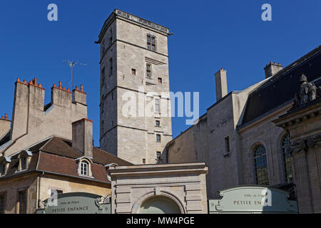 DIJON, Frankreich, 20. Mai 2018: Philipp der Gute Tower in den Palast der Herzöge von Burgund. Diese bemerkenswert gut erhaltenen architektonischen Gefüge ho Stockfoto