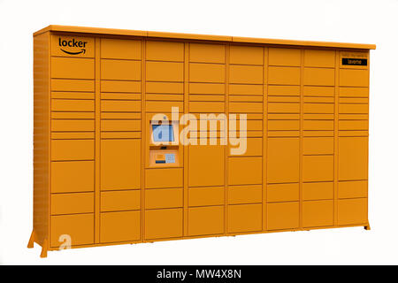 Amazon Schließfach ein sicheres System, Amazon an öffentlichen Plätzen für Abholung und Rücksendung von Paketen verwendet Stockfoto