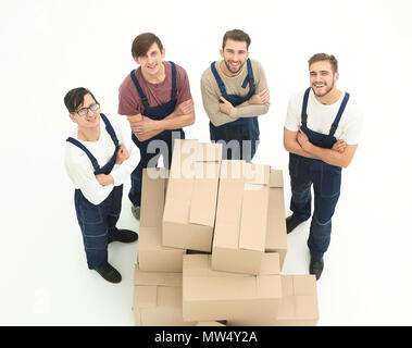 Young movers Holding boxen auf weißem Hintergrund, Stockfoto