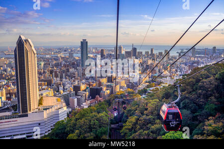 Japan, um die Stadt Kobe aus Nunobiki Herb Garden Stockfoto