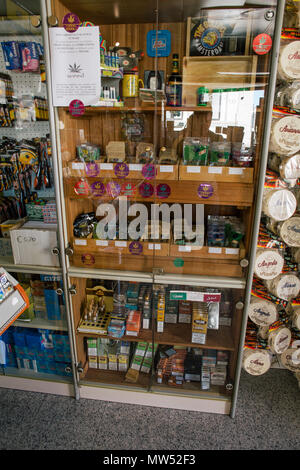 Weed rauchen Shop in Italien Trullis Straßen der Stadt Alberobello Apulien Stockfoto