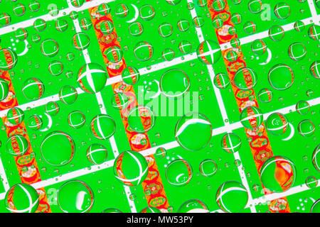 Flagge von Turkmenistan, hinter ein Glas mit Tropfen bedeckt. Muster von Fahnen von Turkmenistan Stockfoto