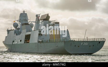 Die dänische Marine Fregatte HDMS Iver Huitfeldt, Portsmouth, UK am 9. November 2015, nachdem ein Höflichkeitsbesuch. Stockfoto