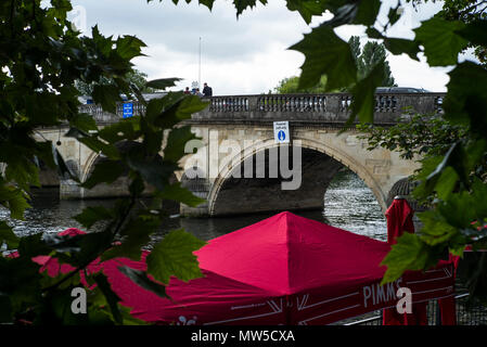 Henley-on-Thames. Vereinigtes Königreich. Allgemeine Ansicht, Henley Bridge. 2017 Henley Royal Regatta, Henley, Themse. 09:37:28 Freitag, 30/06/201 Stockfoto