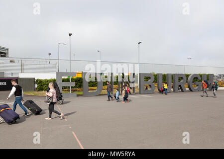 Große Schrift Zeichen außerhalb von Edinburgh Flughafen Edinburgh, Schottland, Großbritannien Stockfoto