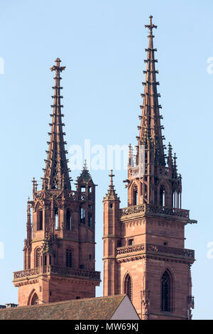 Basel, Münster (Basler Münster), Blick von Nordosten auf sterben Nummern-oper Türme Stockfoto