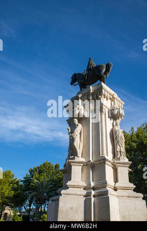 Die Statue von König Saint Ferdinand, Sevilla, Spanien Stockfoto