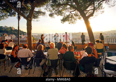 Esplanada da Igreja da Graça Sicht/Miradouro de Santa Graça/Sophia de Mello Breyner Andresen Viewpoint, Lissabon, Portugal Stockfoto