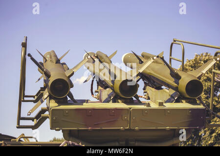 Rückansicht des Lenkflugkörpersystems für Selbstfahrende starten Waffe. Vintage Style. Stockfoto